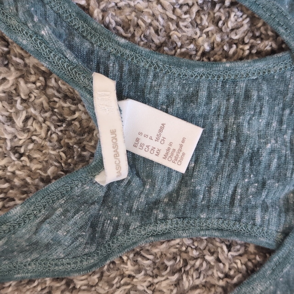 H&M Racerback Tank - Picture 2 of 3